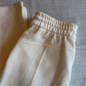 Lululemon Softstreme High-Rise Pants Size 4